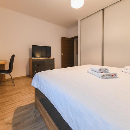 קלוז'-נאפוקה Spacious And Quiet 2 Bedroom Apartment מראה חיצוני תמונה