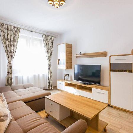קלוז'-נאפוקה Spacious And Quiet 2 Bedroom Apartment מראה חיצוני תמונה