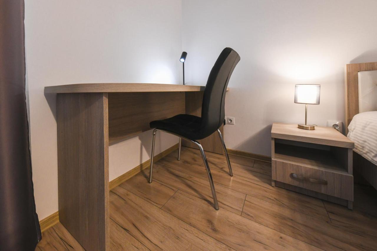 קלוז'-נאפוקה Spacious And Quiet 2 Bedroom Apartment מראה חיצוני תמונה