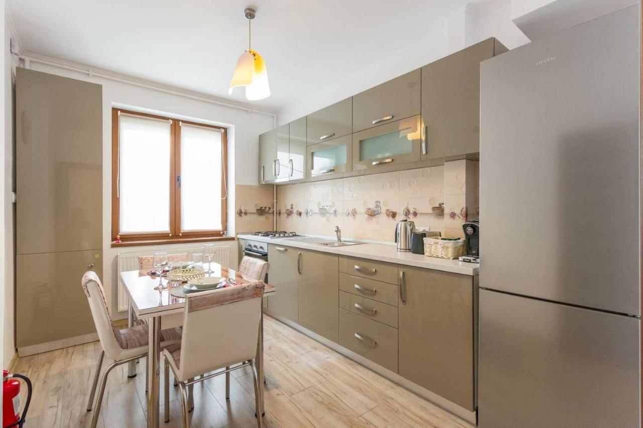 קלוז'-נאפוקה Spacious And Quiet 2 Bedroom Apartment מראה חיצוני תמונה