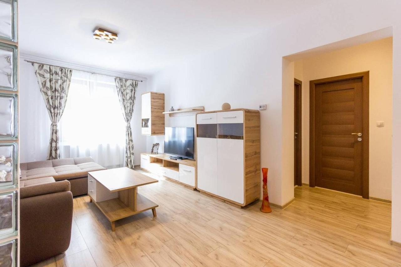 קלוז'-נאפוקה Spacious And Quiet 2 Bedroom Apartment מראה חיצוני תמונה