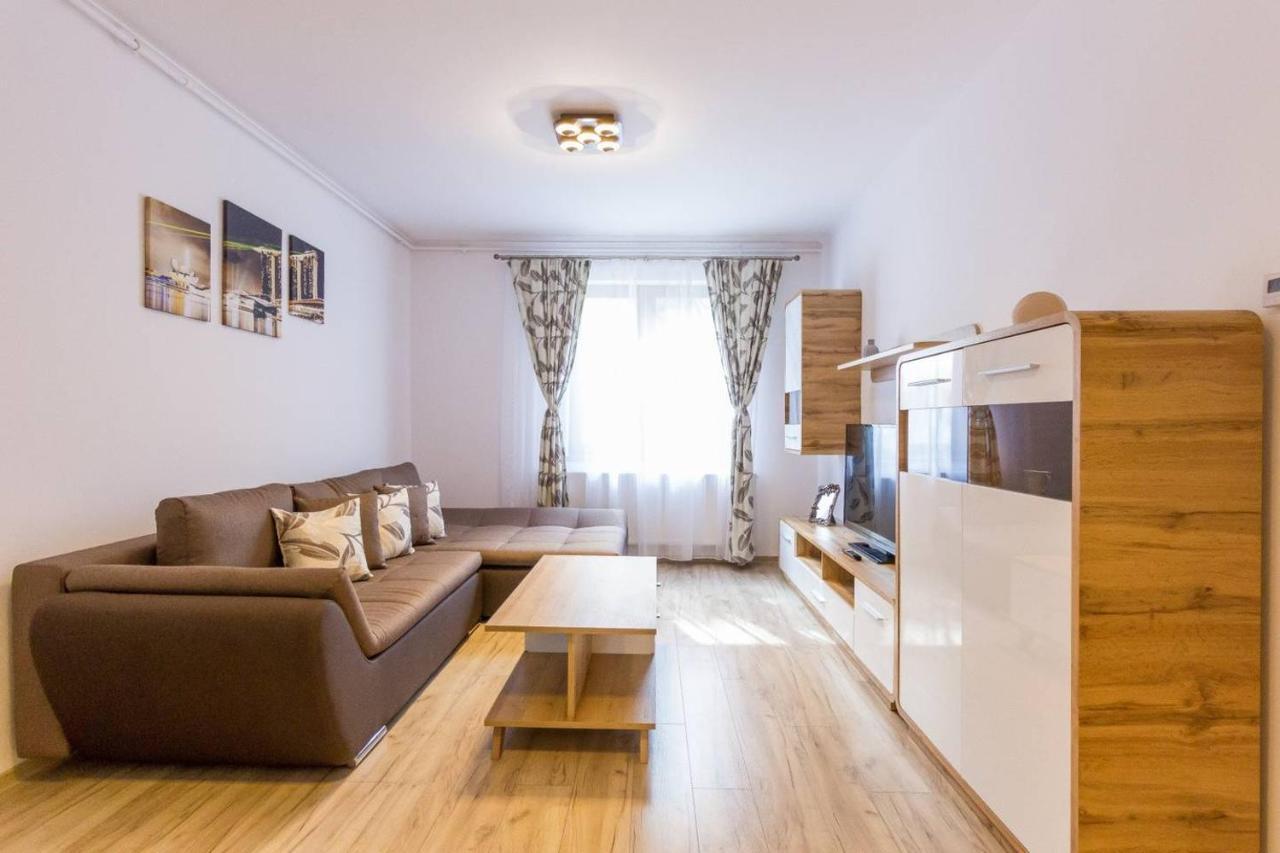 קלוז'-נאפוקה Spacious And Quiet 2 Bedroom Apartment מראה חיצוני תמונה
